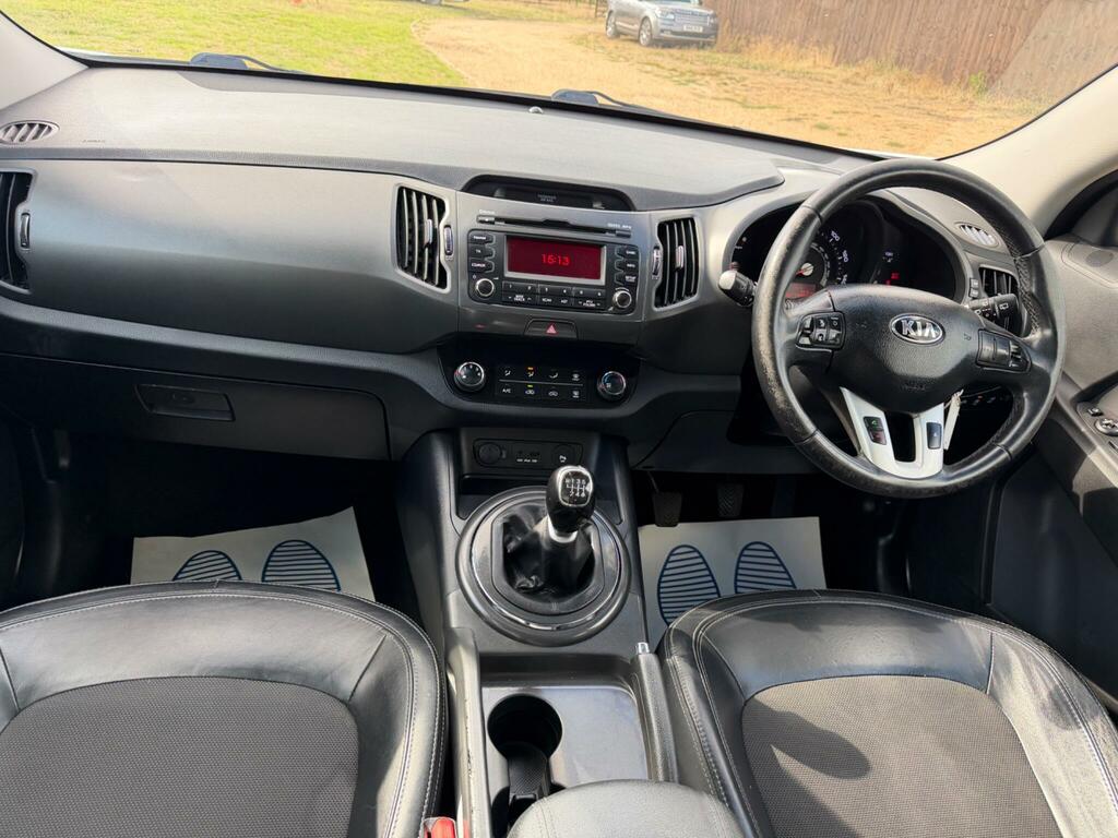Kia Sportage White #15