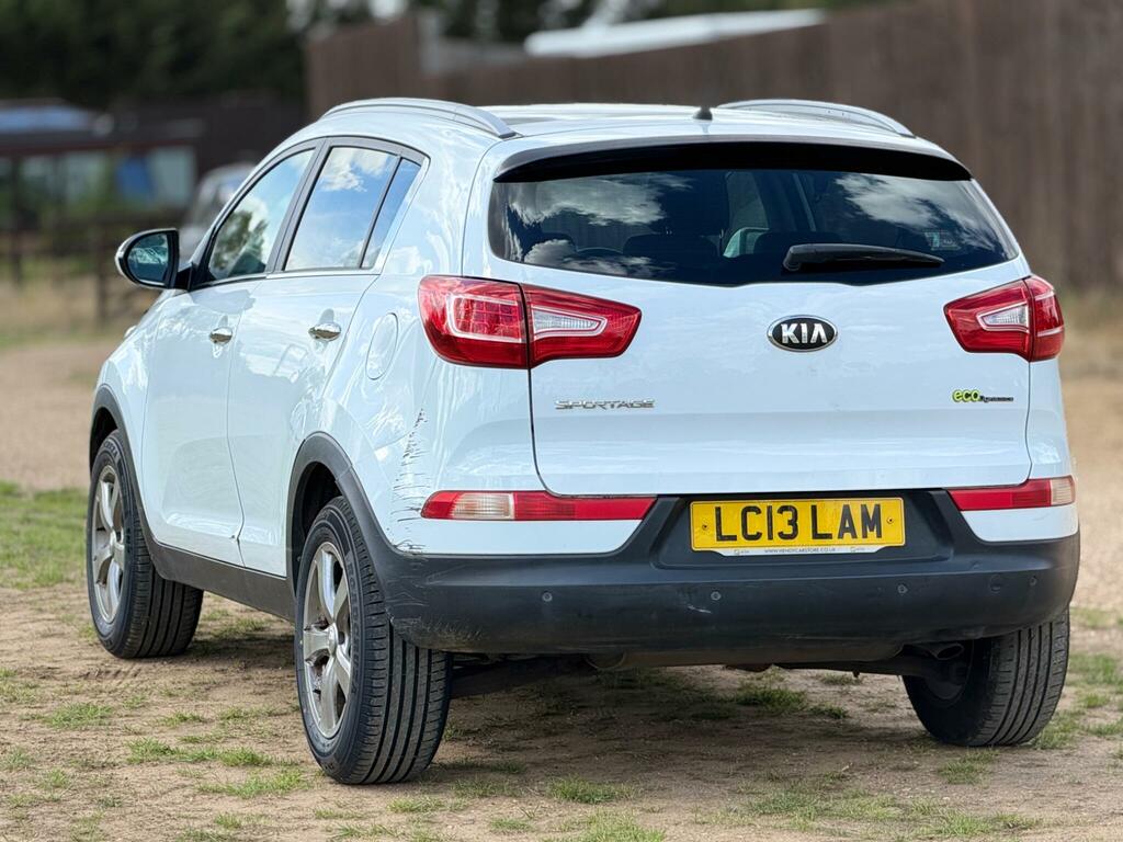 Kia Sportage White #11