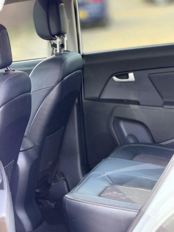 Kia Sportage White #23