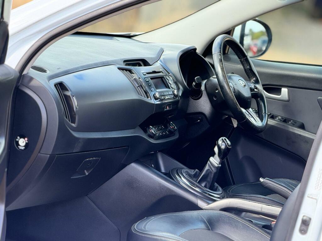 Kia Sportage White #7