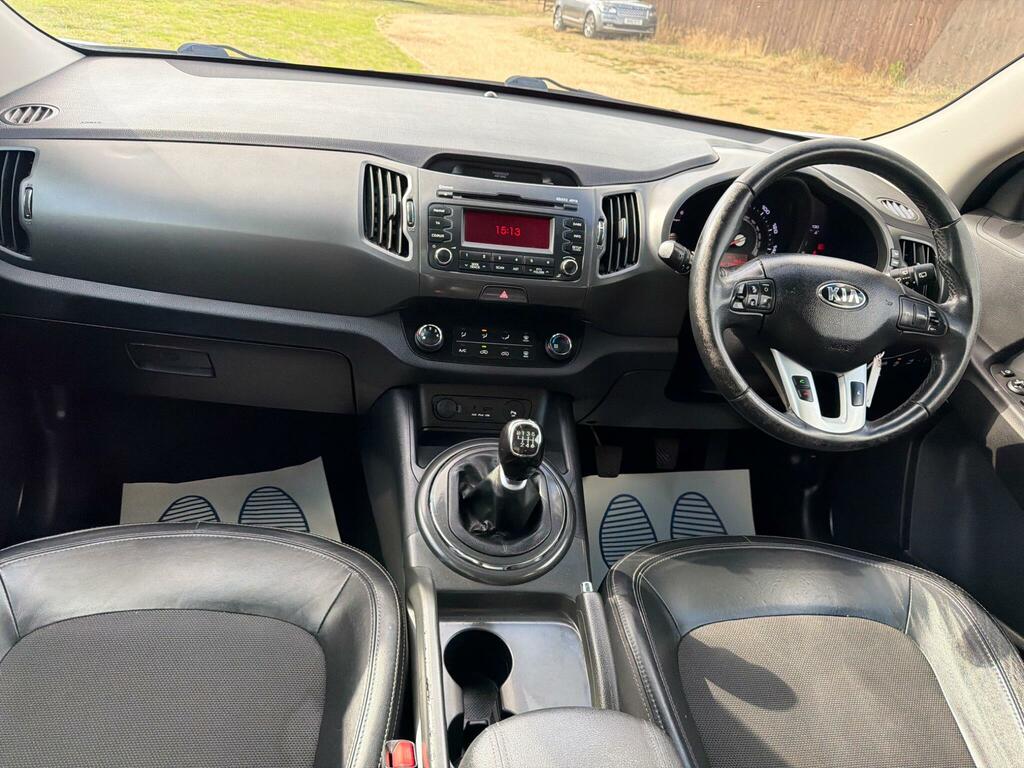 Kia Sportage White #13