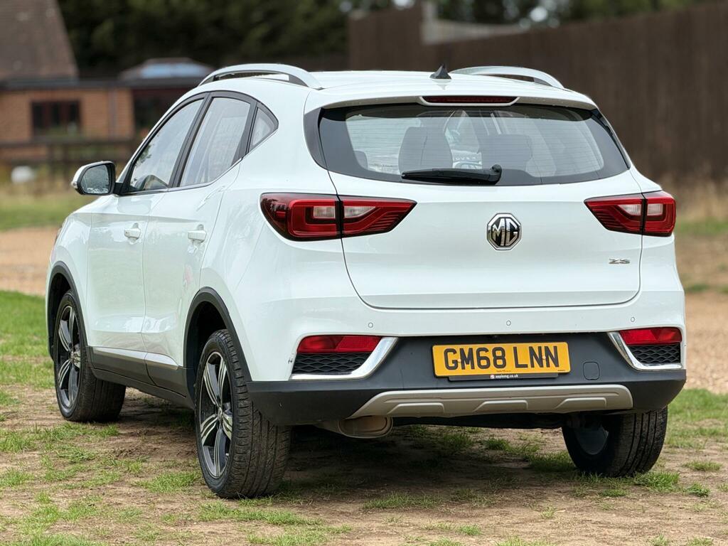 MG ZS 72.6Kwh Trophy Connect Long Range White #4