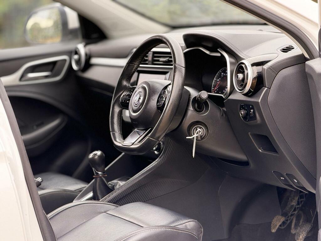 MG ZS 72.6Kwh Trophy Connect Long Range White #25