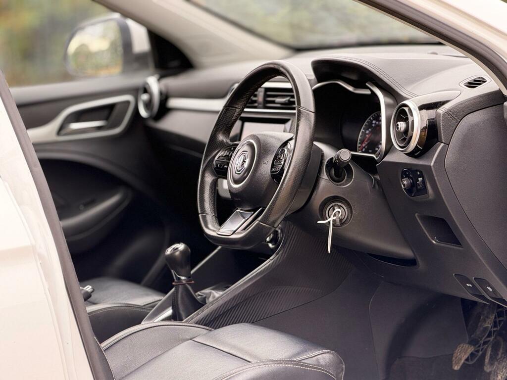 MG ZS 72.6Kwh Trophy Connect Long Range White #18