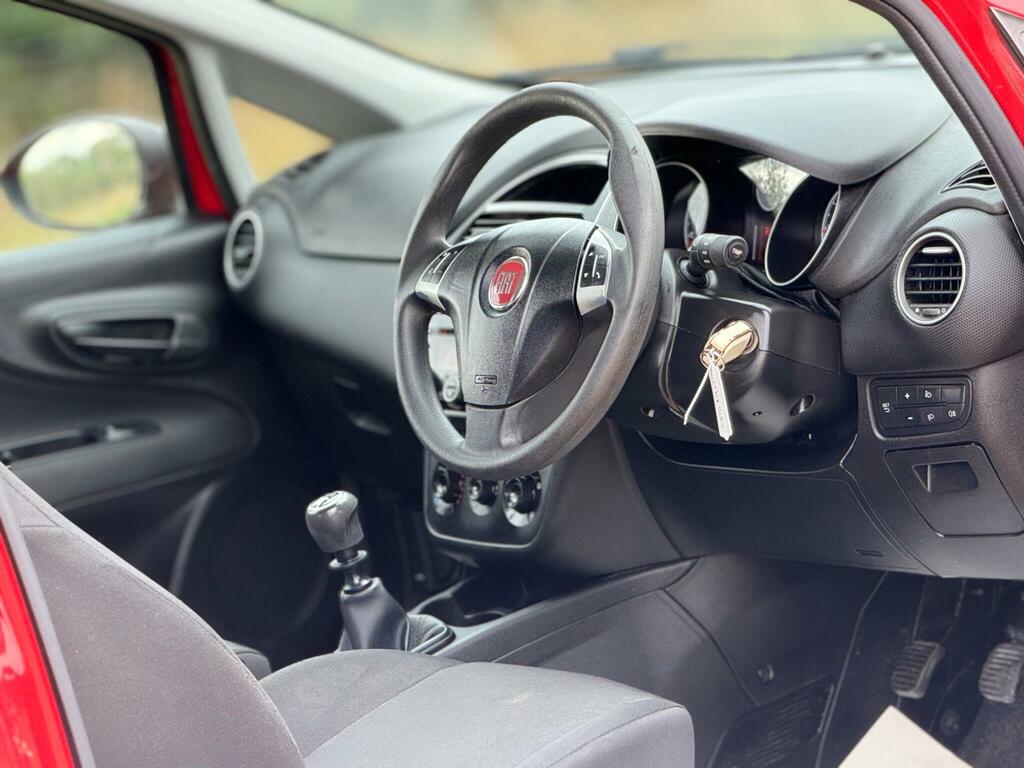 Fiat Punto 1.2 Pop Euro 6 Red #2