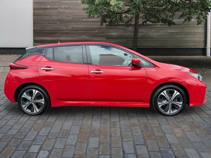 Nissan Leaf 40Kwh N-connecta Hatchback 150 YH21LOE Red #2