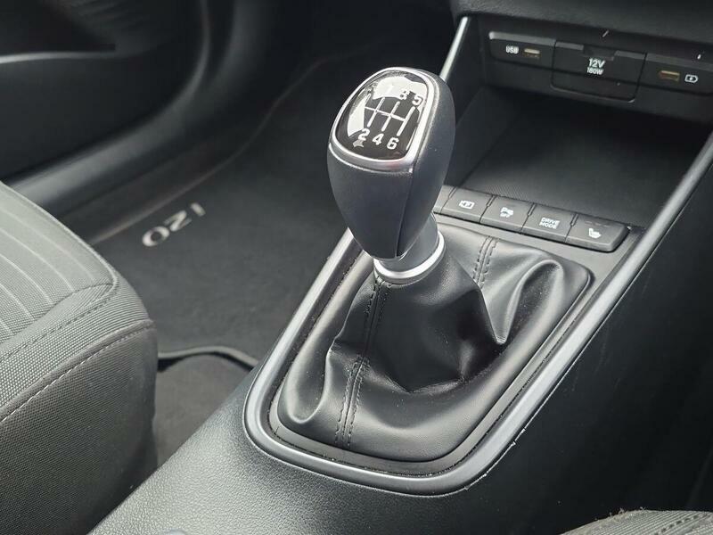 Hyundai I20 Hatchback White #18