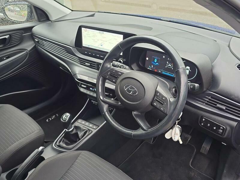 Hyundai I20 Hatchback White #11