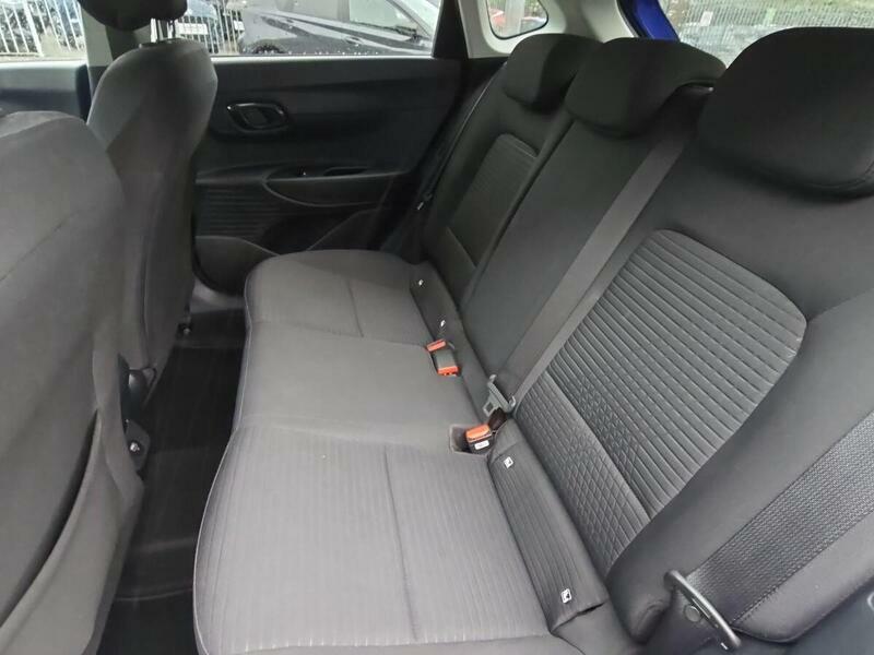 Hyundai I20 Hatchback White #15