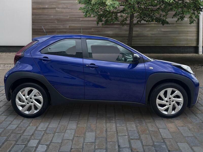 Toyota Aygo X 1.0 Vvt-i Pure Hatchback Euro 6 Blue #2