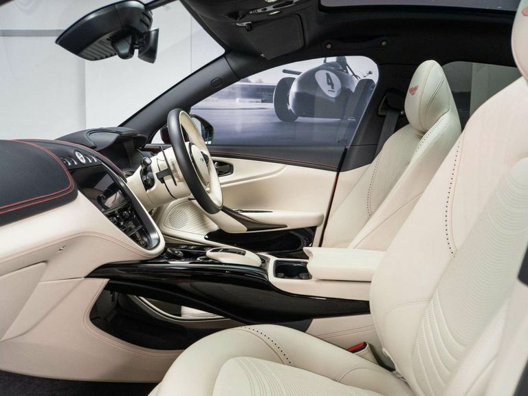 Aston Martin DBX Estate Black #34