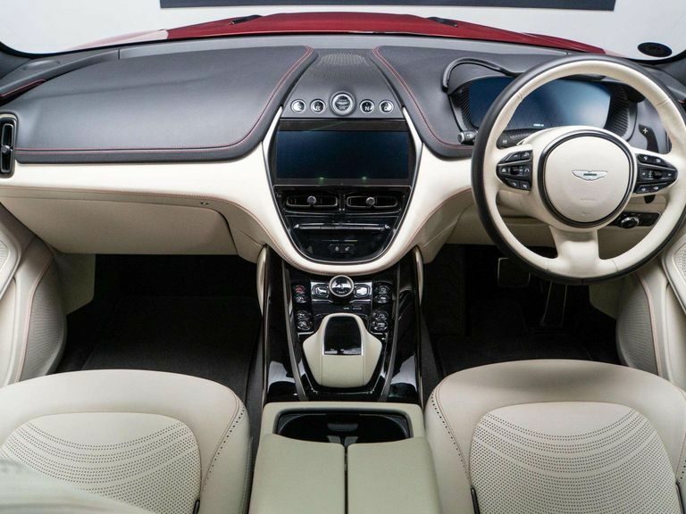 Aston Martin DBX Estate Black #33