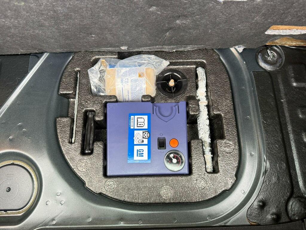 Vauxhall Adam 1.2 Jam 69 Bhp White #49