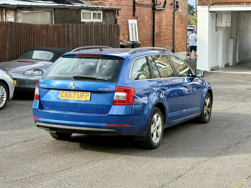 Skoda Octavia 1L Se Technology Blue #4