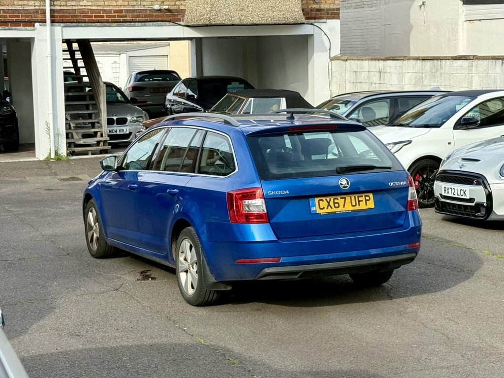 Skoda Octavia 1L Se Technology Blue #3