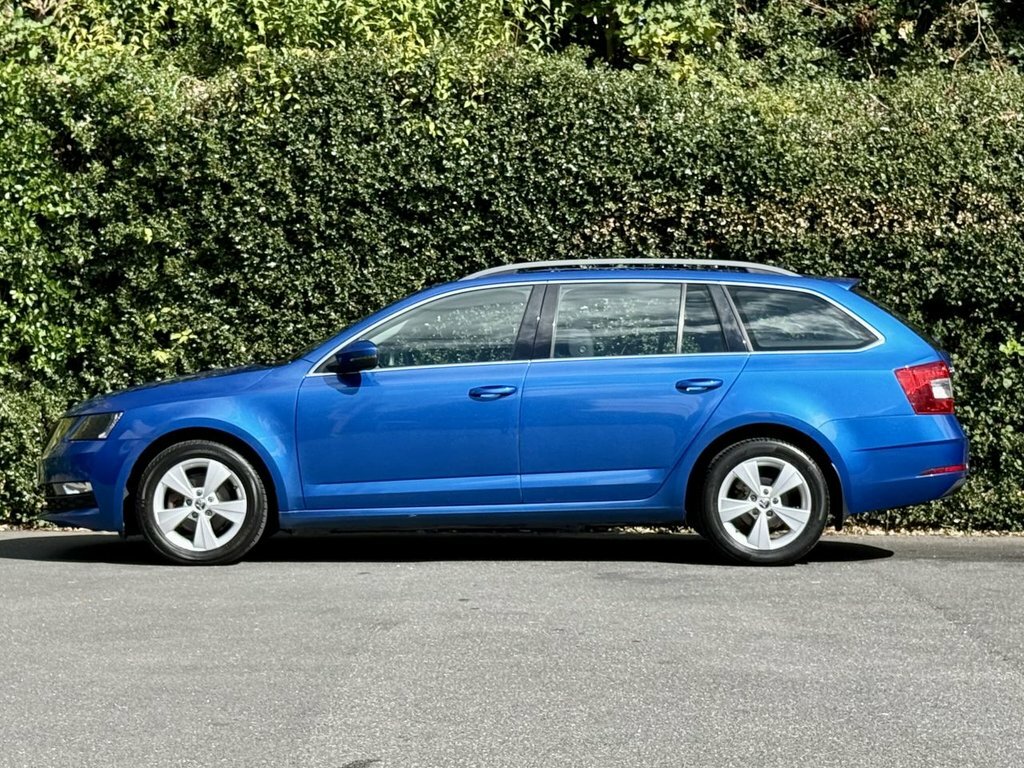 Skoda Octavia 1L Se Technology CX67UFP Blue #4