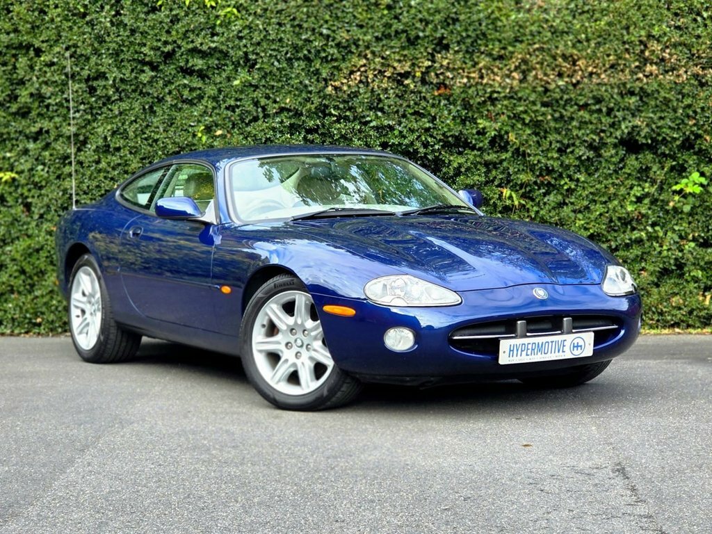 Jaguar XK8 Coupe Blue