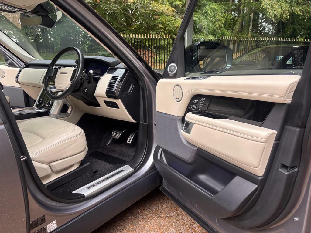 Land Rover Range Rover Diesel Black #17