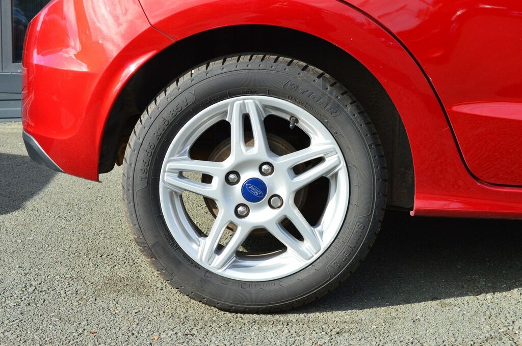 Ford KA+ Ti-vct Zetec Hatchback Red #4