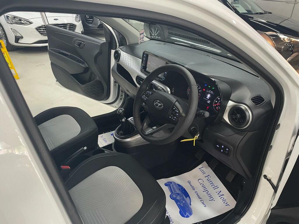 Hyundai I10 Hatchback Silver #13
