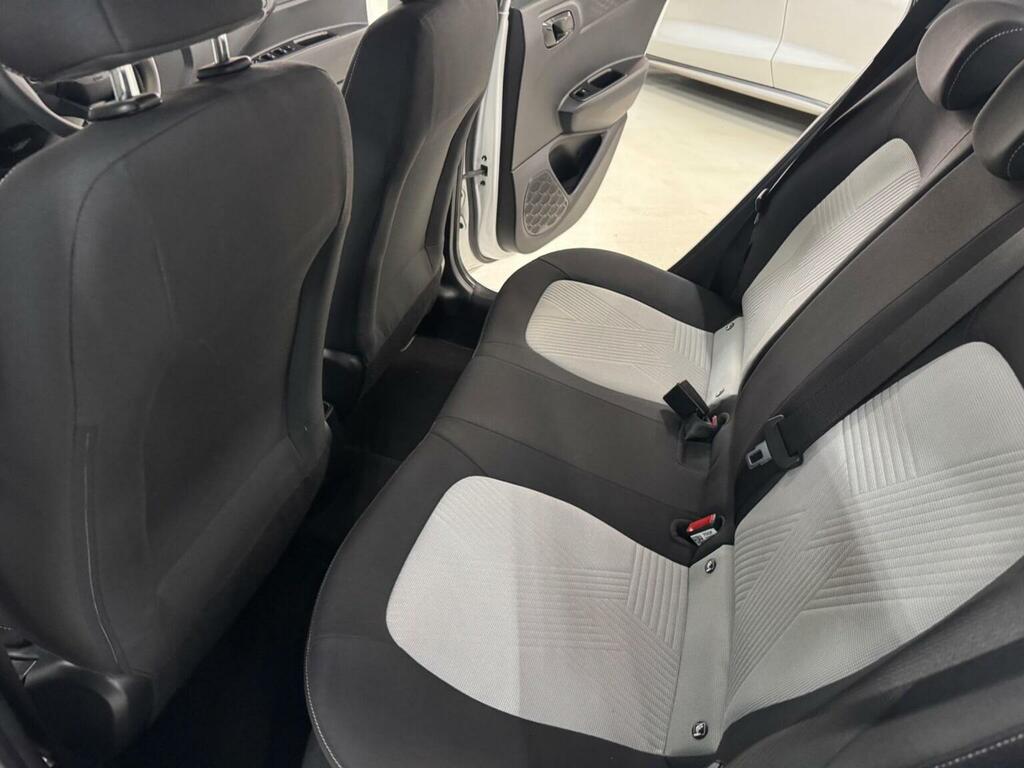 Hyundai I10 Hatchback Silver #26
