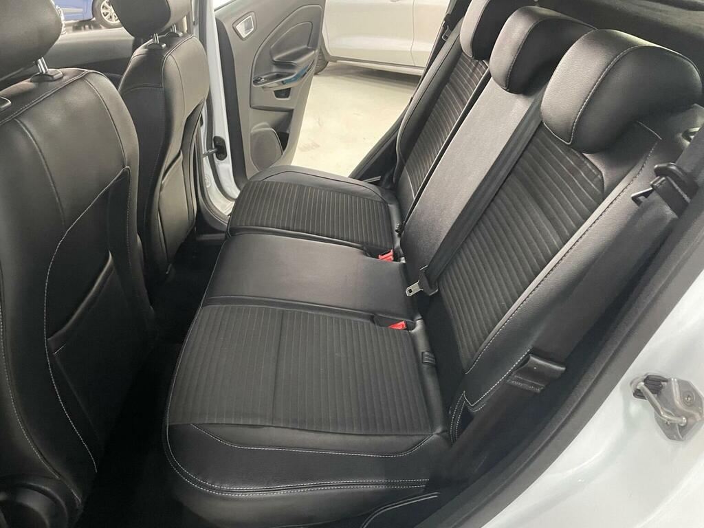 Ford Ecosport White #17