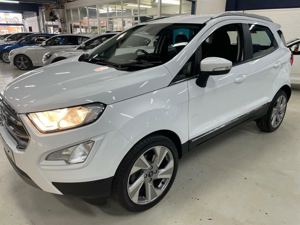 Ford Ecosport White #3