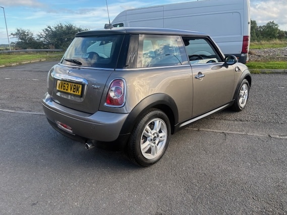 Mini Hatch 1.6 Cooper D Hatchback Euro 5 S Red #4