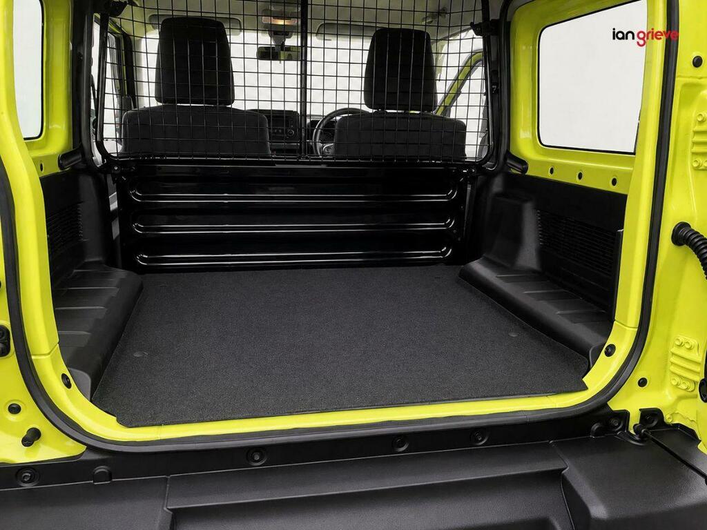 Suzuki Jimny Estate White #10