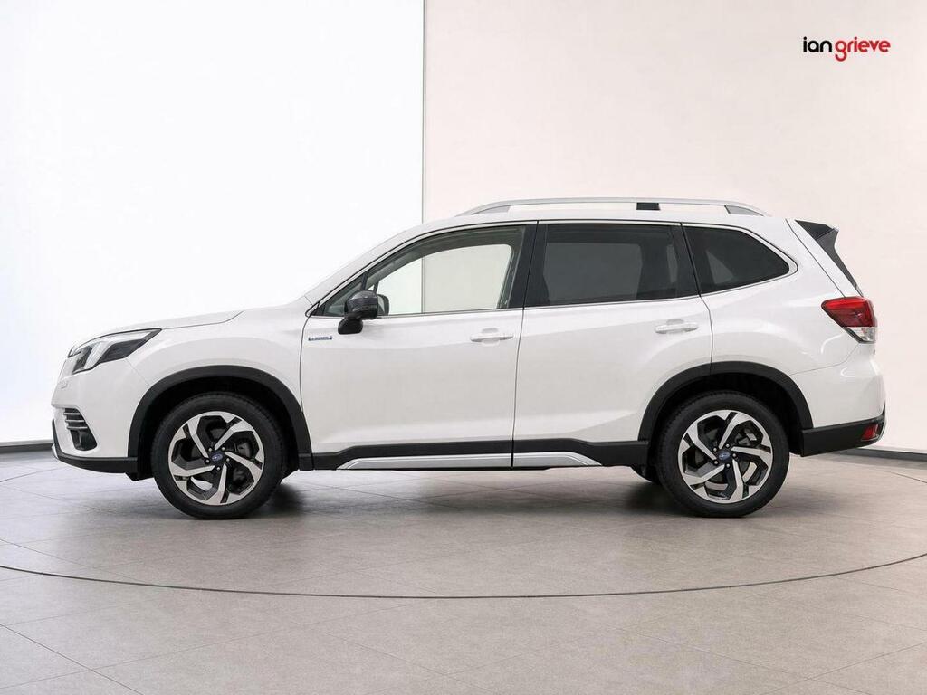 Subaru Forester 2.0I E-boxer Xe Premium Lineartronic White #4