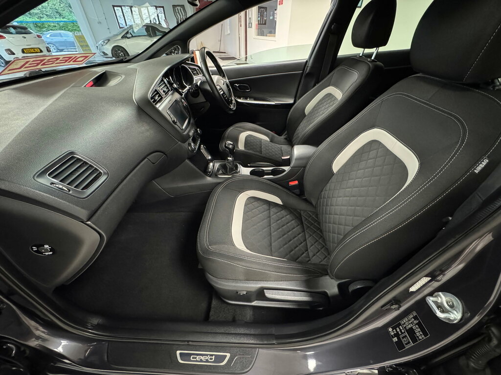 Kia Ceed 1.6 Crdi Isg Gt-line White #19