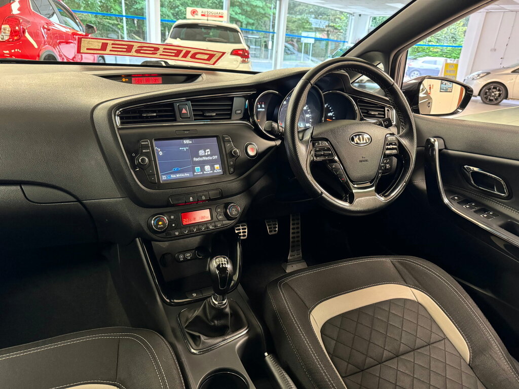 Kia Ceed 1.6 Crdi Isg Gt-line White #7