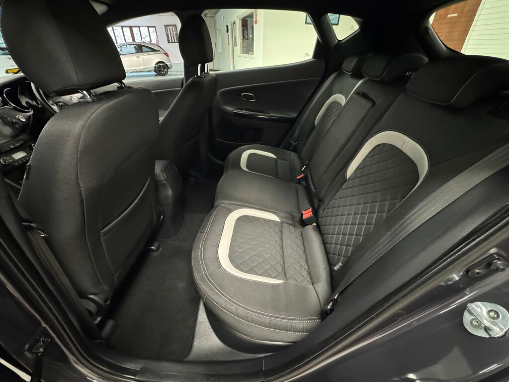 Kia Ceed 1.6 Crdi Isg Gt-line White #16