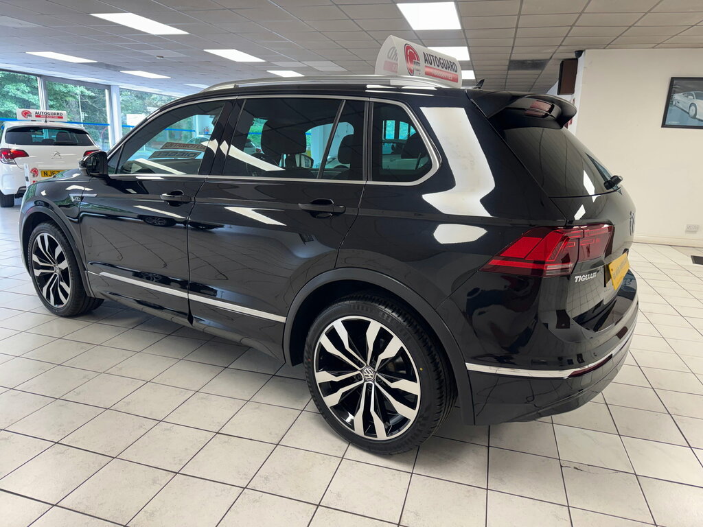 Volkswagen Tiguan 2.0 Tdi R-line Suv Dsg 4Motion Euro 6 Black #4