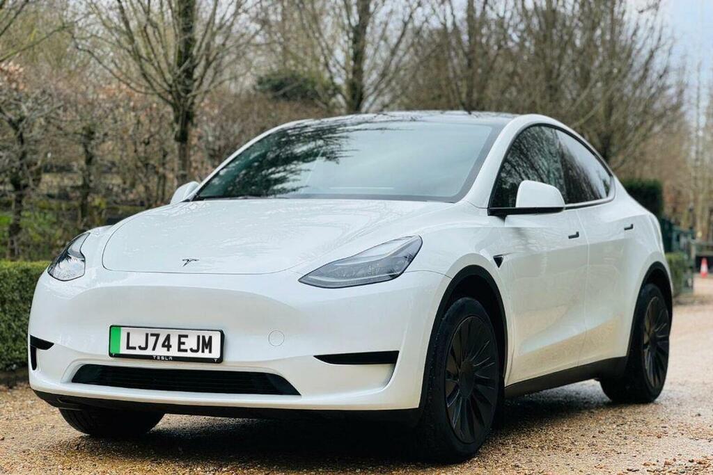 Tesla Model Y Suv Long Range Rwd 202574 White
