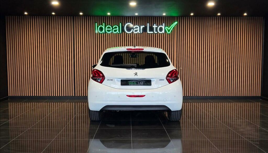 Peugeot 208 1.2 Puretech Allure Euro 6 White #5