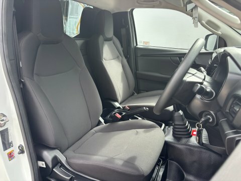 Isuzu D-Max 1.9 Td Utility White #4