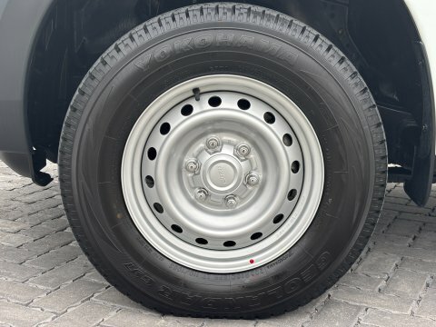 Isuzu D-Max 1.9 V-cross Double Cab 4X4 Black #25