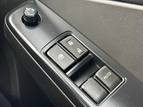 Isuzu D-Max 1.9 V-cross Double Cab 4X4 Black #28