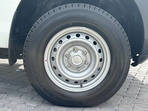 Isuzu D-Max 1.9 V-cross Double Cab 4X4 Black #23