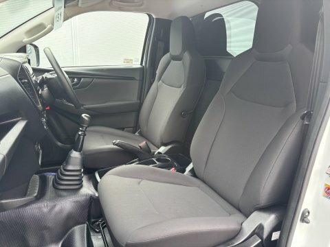 Isuzu D-Max 1.9 Td Utility White #3