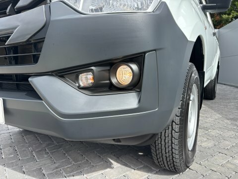 Isuzu D-Max 1.9 V-cross Double Cab 4X4 Black #15