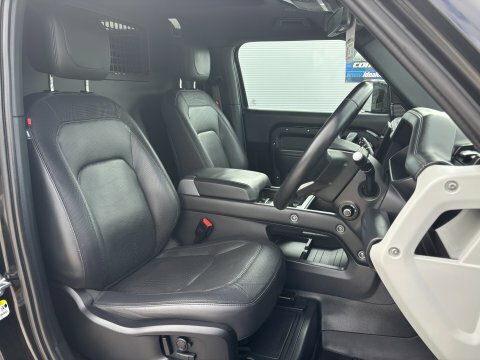 Land Rover Defender 90 D300 Hard Top Black #4