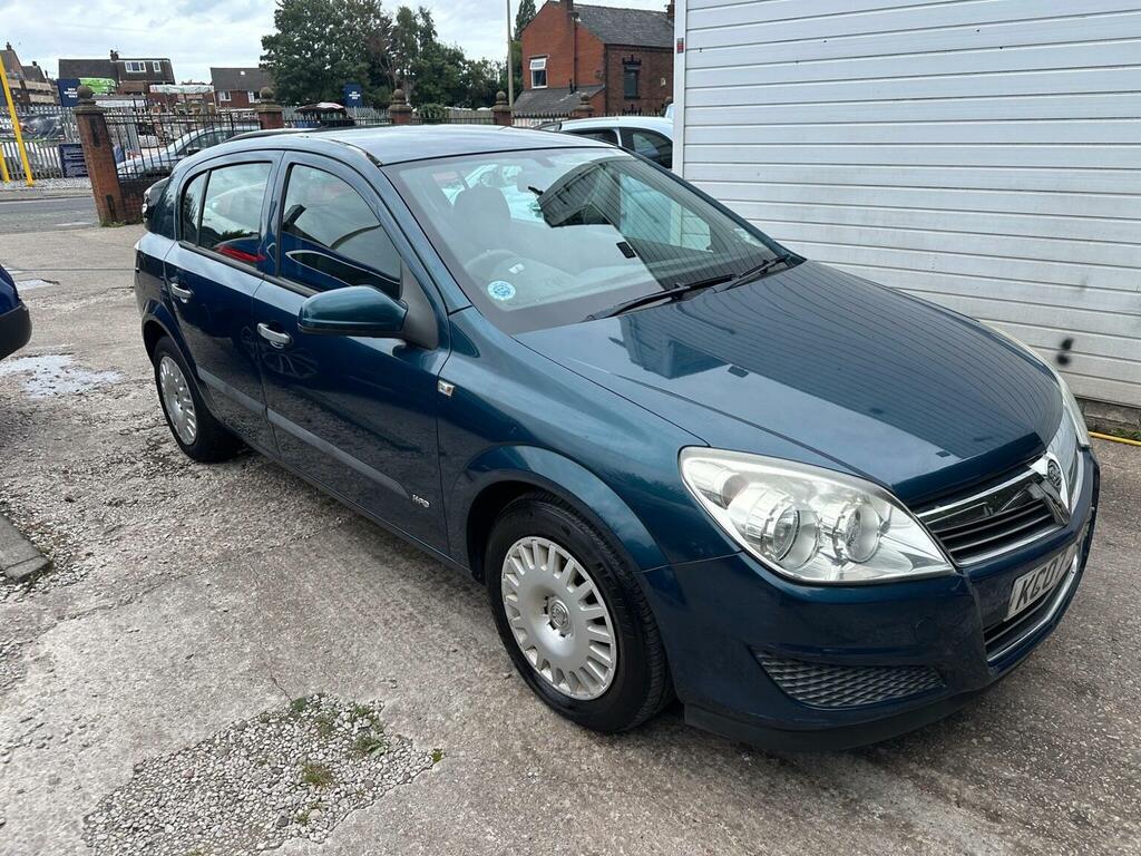 Vauxhall Astra Hatchback Black #1