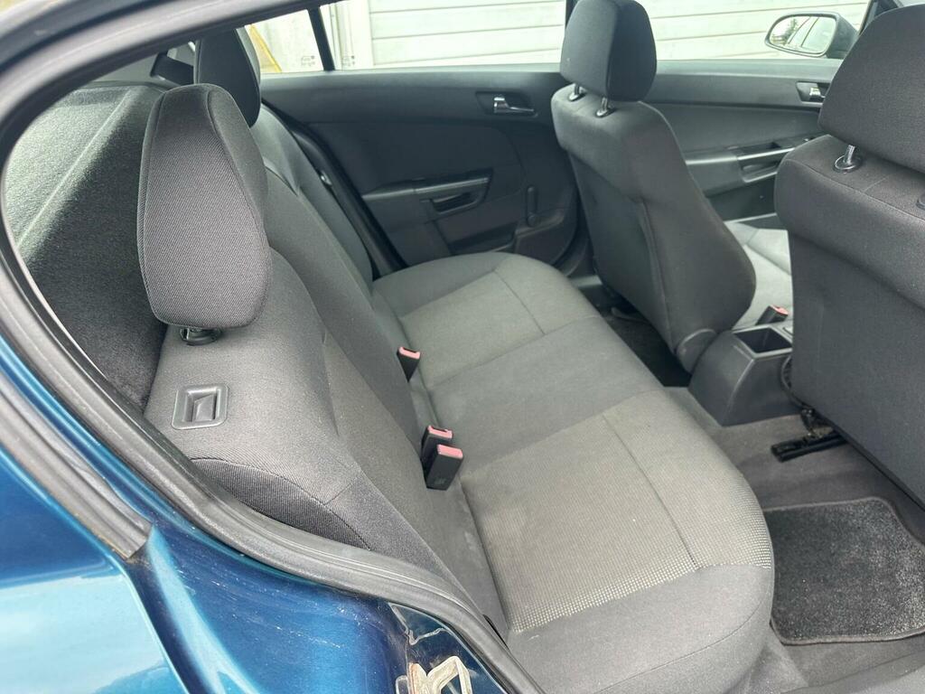 Vauxhall Astra Hatchback Black #5