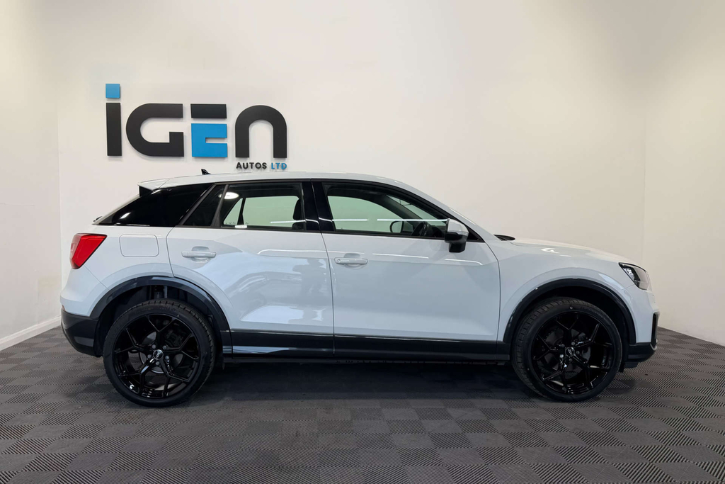 Audi Q2 Sport 30 Tdi White #4