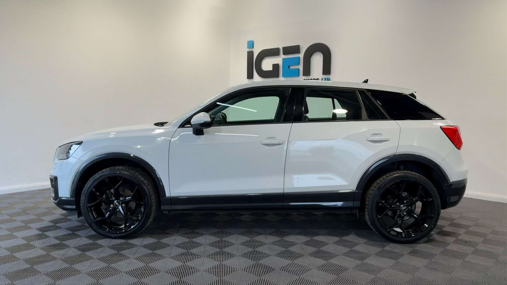 Audi Q2 Sport 30 Tdi White #3