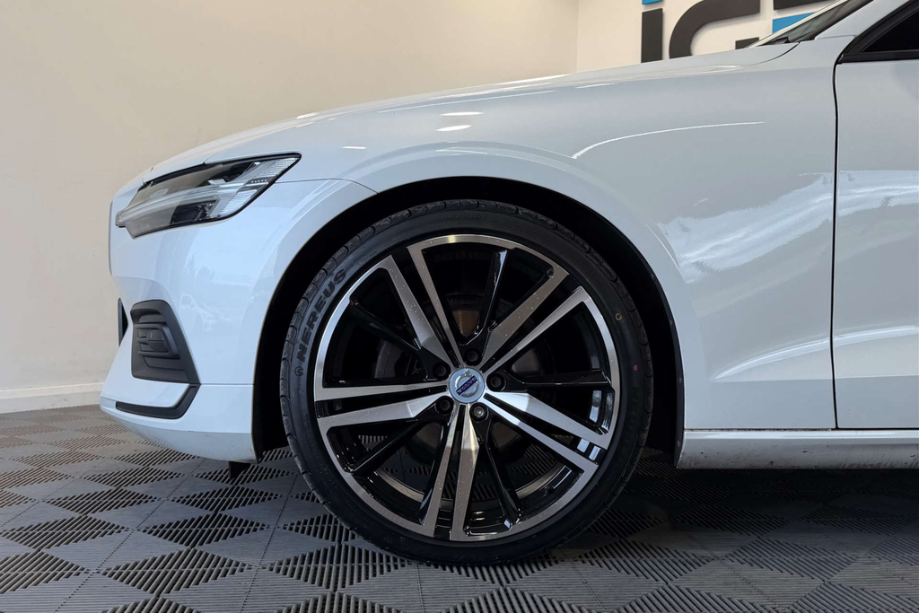 Volvo V60 Momentum D4 DP69NKG #6