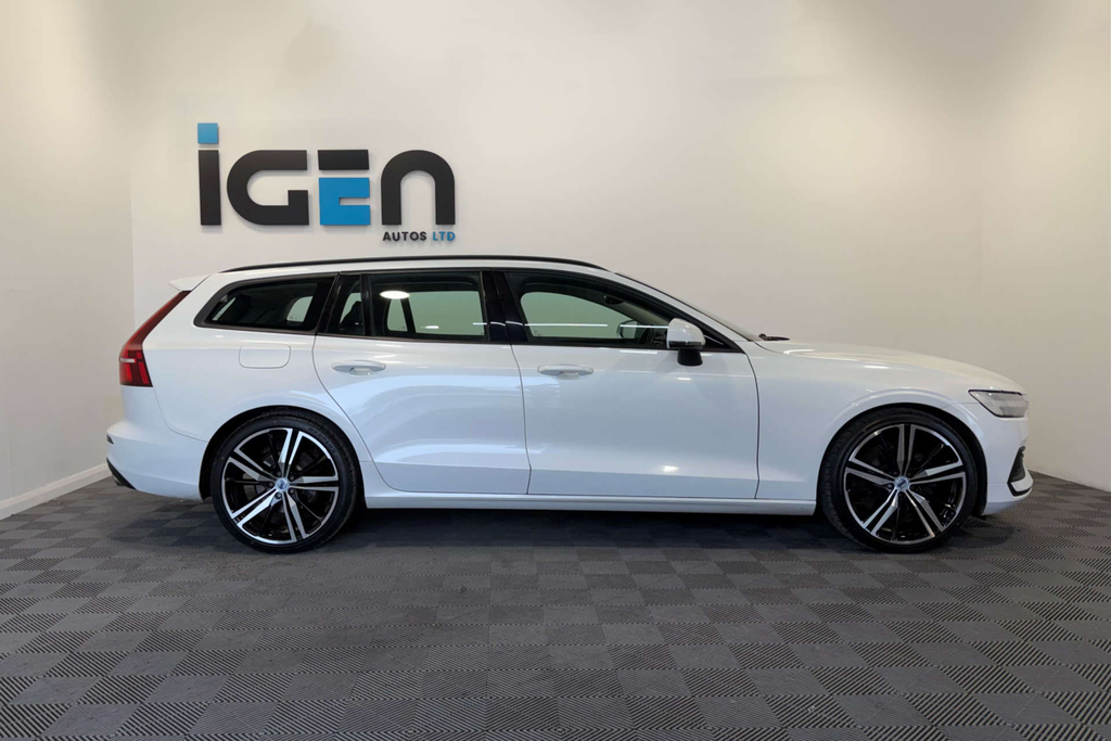Volvo V60 Momentum D4 DP69NKG #3