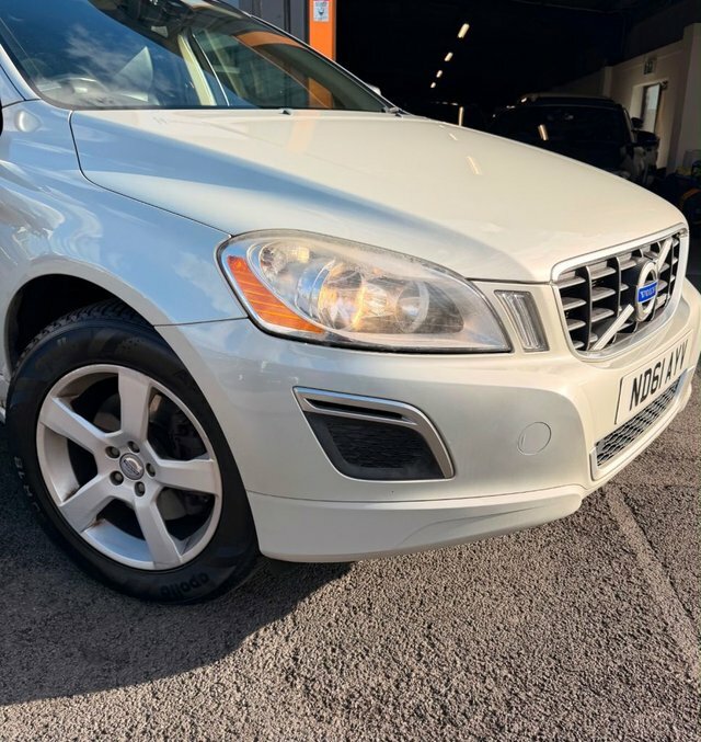 Volvo XC60 2.0 D3drive R-design Suv Euro 5 White #4